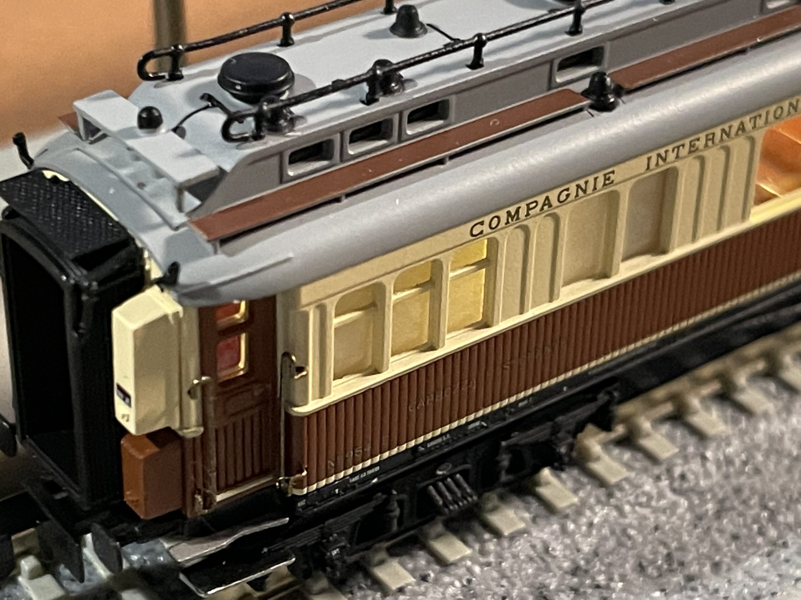 New on the Layout – Swiss Federal Railways RE 4/4 and Simplon Express Cars