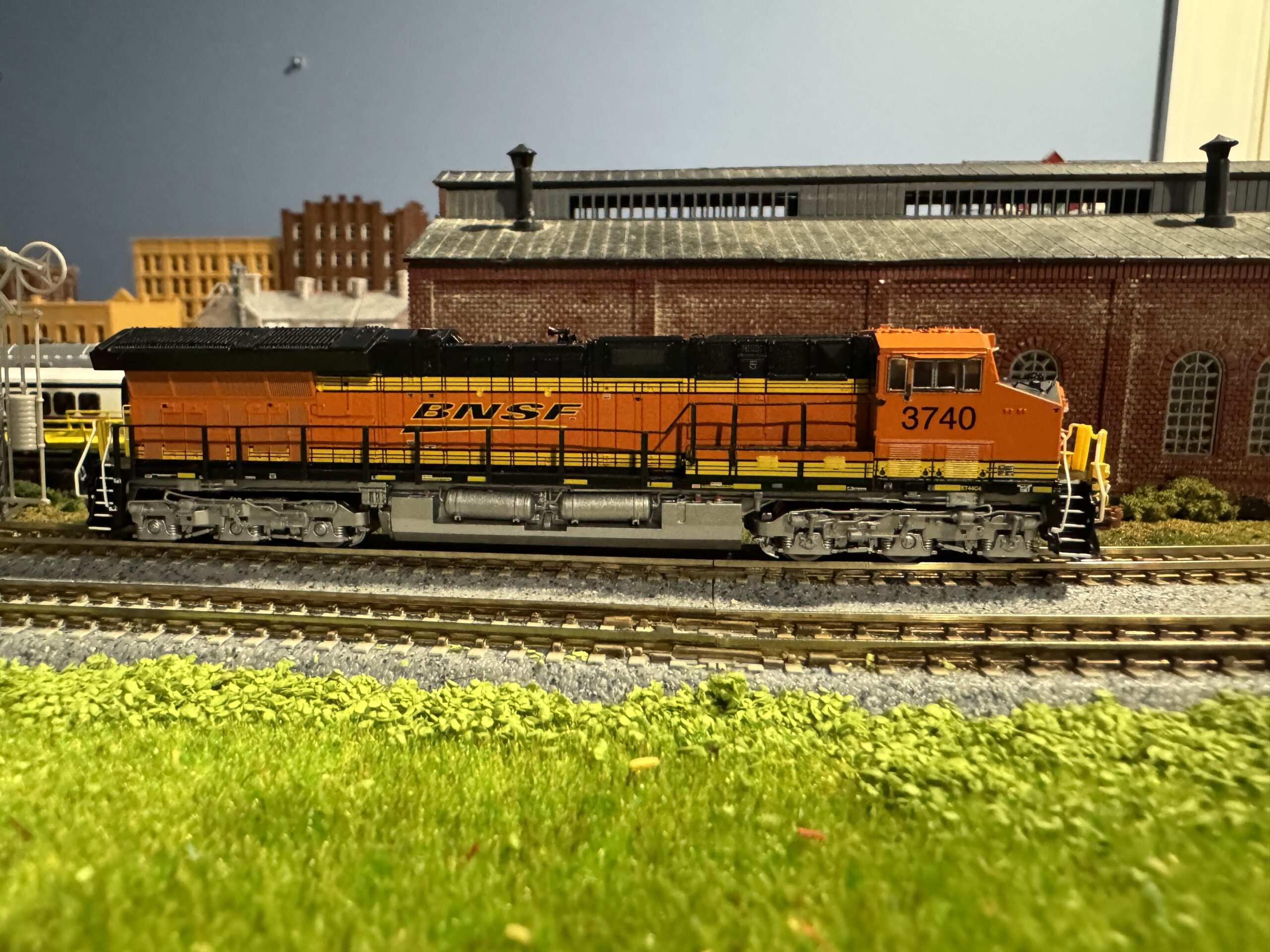 New On The Layout – ScaleTrains ET44C GEVO